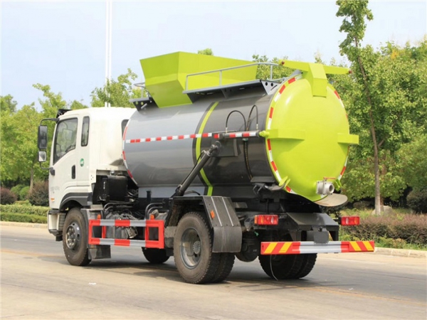 國六東風(fēng)專底 9.5方 餐廚垃圾車(圓罐)