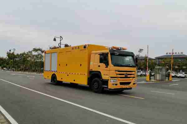 重汽豪沃救險車